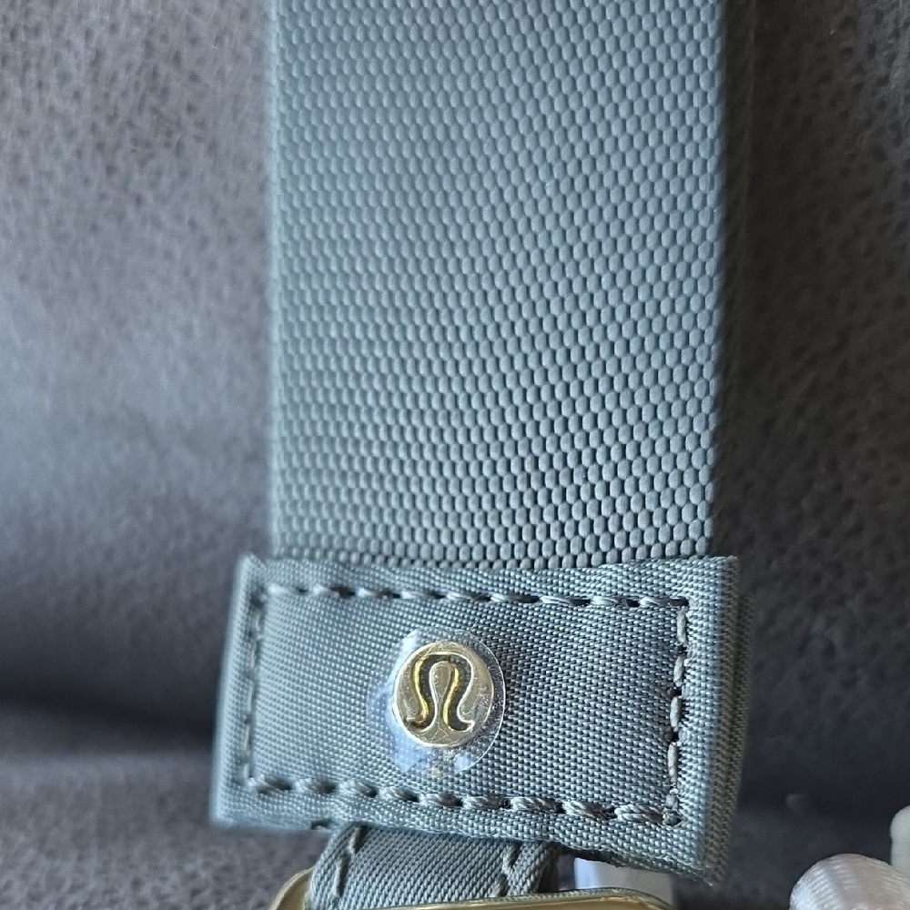 lululemon athletica Gray and Cream Key & Card Holders - Picture 5 of 7